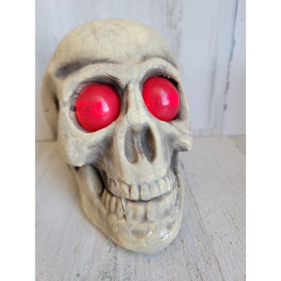 Foam skull looking eyes animated Halloween prop decor - Picture 4 of 13